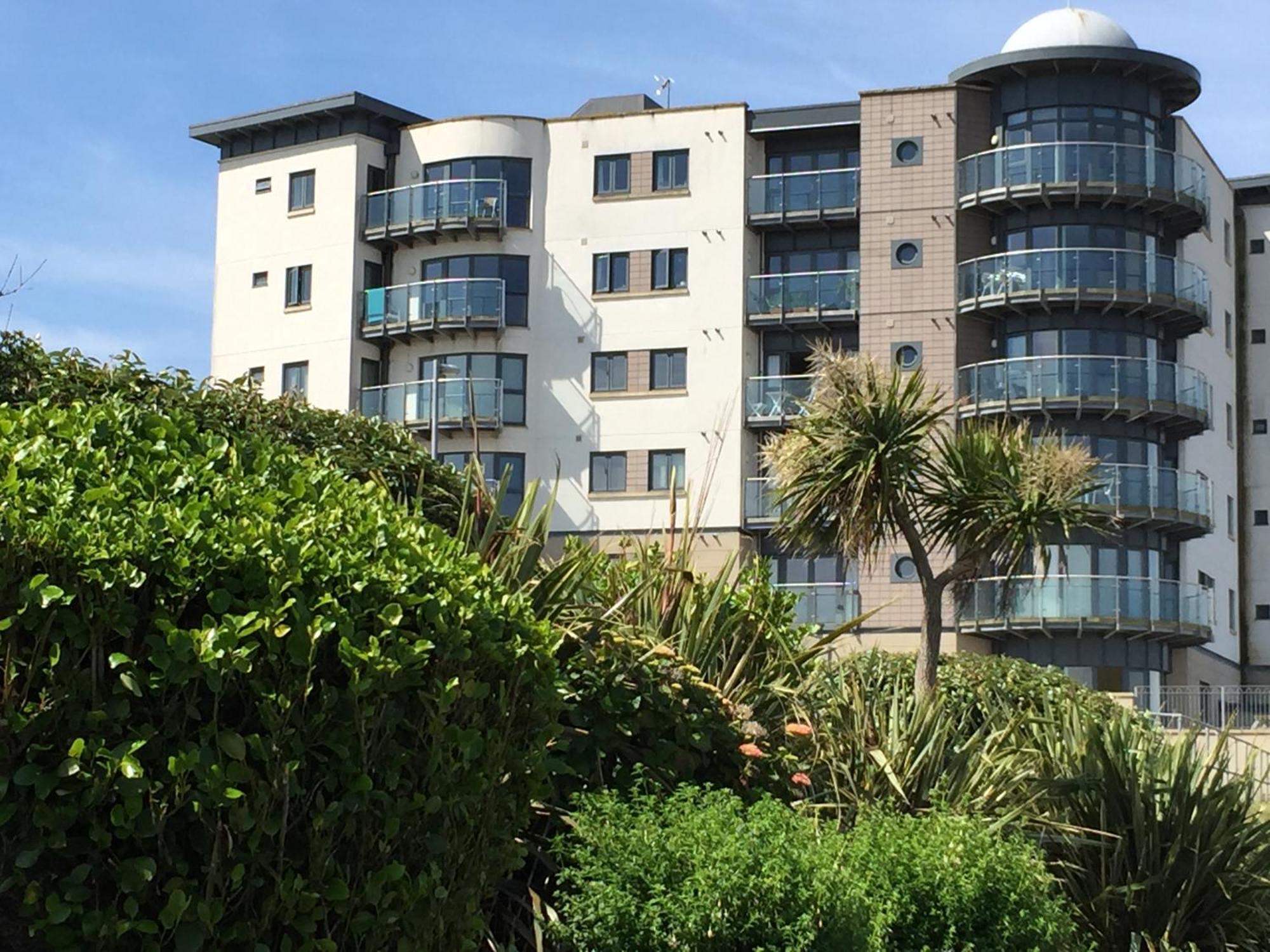 2Bed With Pool & Sea View Apartment New Quay Exterior foto